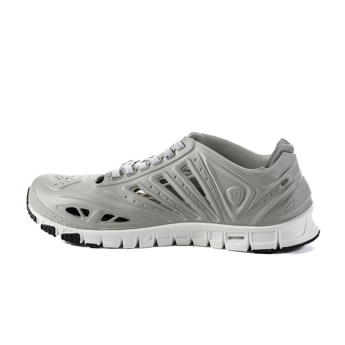 Best Travel Shoes That Handle Water, Walking & Long Days